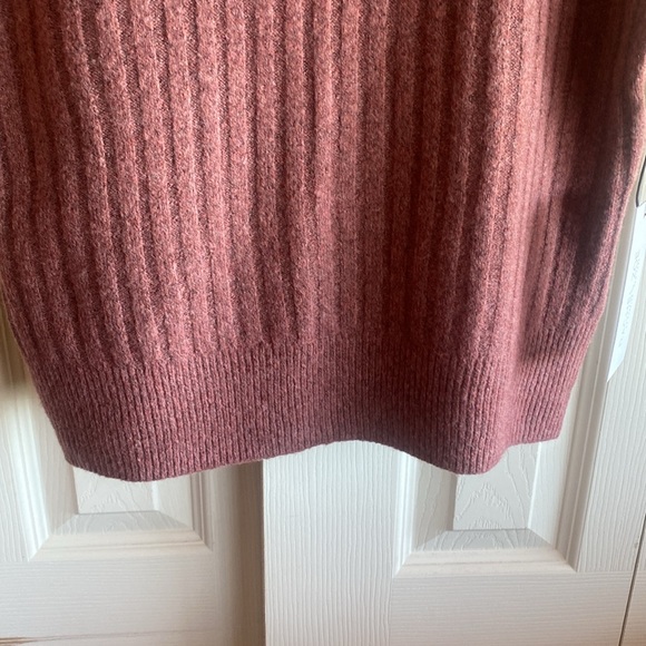 Rachel Zoe NWT Wool Blend Sleeveless Soft Turtleneck Ribbed Knit Top Medium - Picture 5 of 9